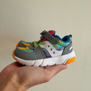 Saucony 4c gender neutral boys/girls shoes
